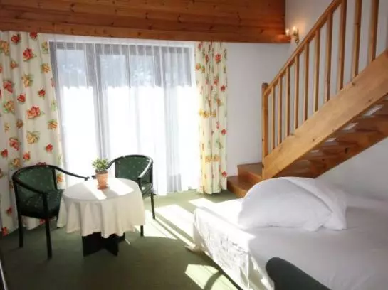 בית מלון כפרי Neue Burg