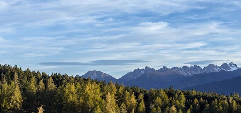 בית מלון כפרי Nidum   Casual Luxury