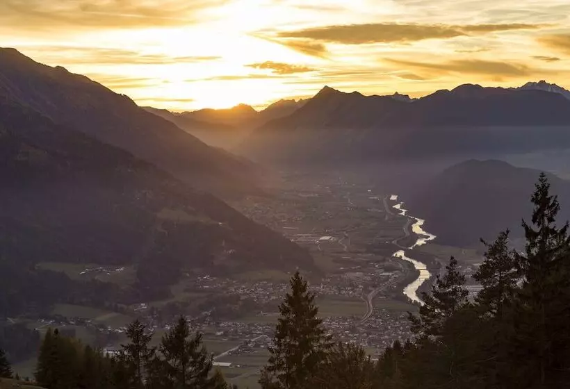 ホテル Nidum   Casual Luxury