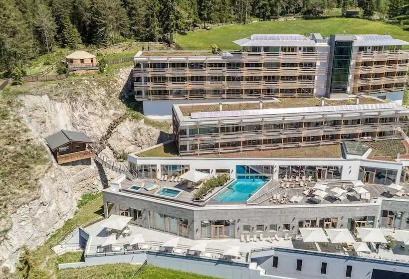 ホテル Nidum   Casual Luxury