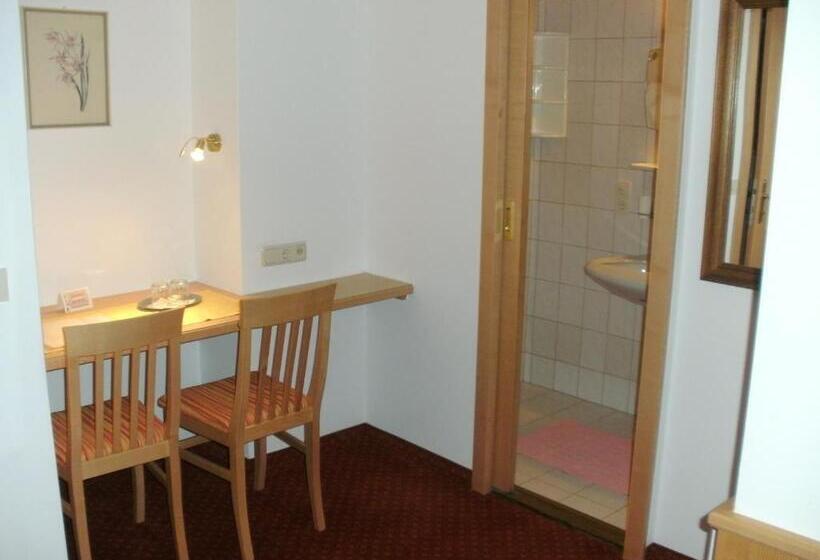 فندق Pension Regina