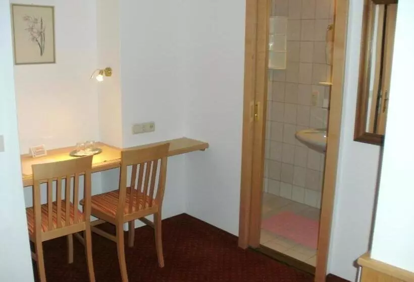 فندق Pension Regina