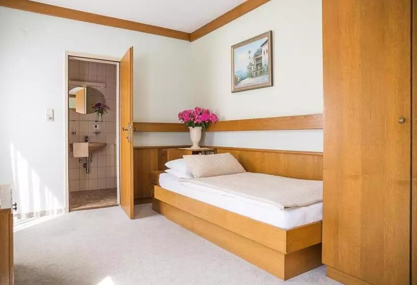 Majatalo Gasthof Zur Bahn