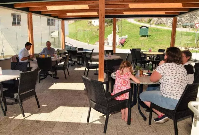 ペンション Restaurant Ulbing