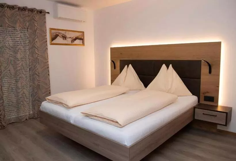 ペンション Restaurant Ulbing