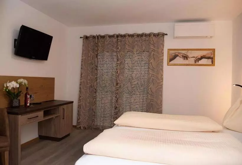 ペンション Restaurant Ulbing