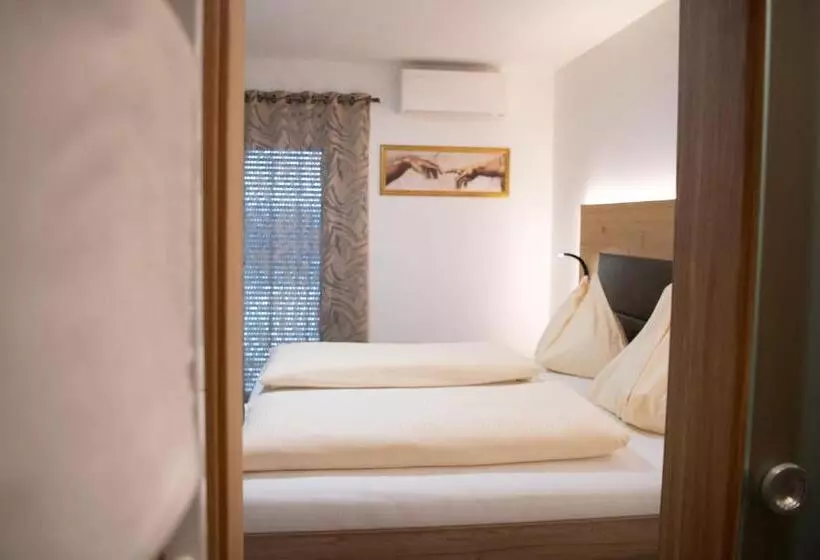 ペンション Restaurant Ulbing