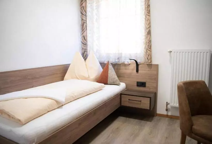 ペンション Restaurant Ulbing