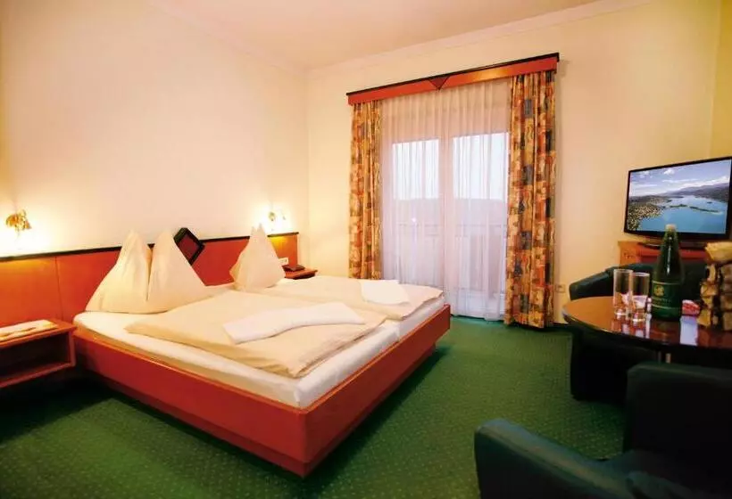 ペンション Restaurant Ulbing