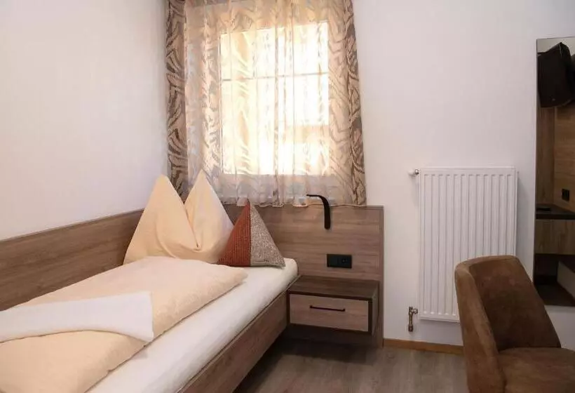 ペンション Restaurant Ulbing