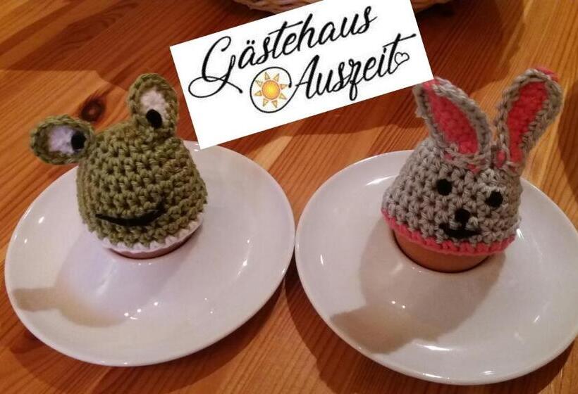 Bed and Breakfast Dreimaederlhaus Pension