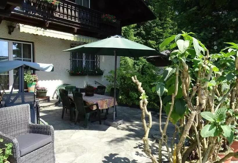 ベッドアンドブレックファースト Pension Bayrhammer