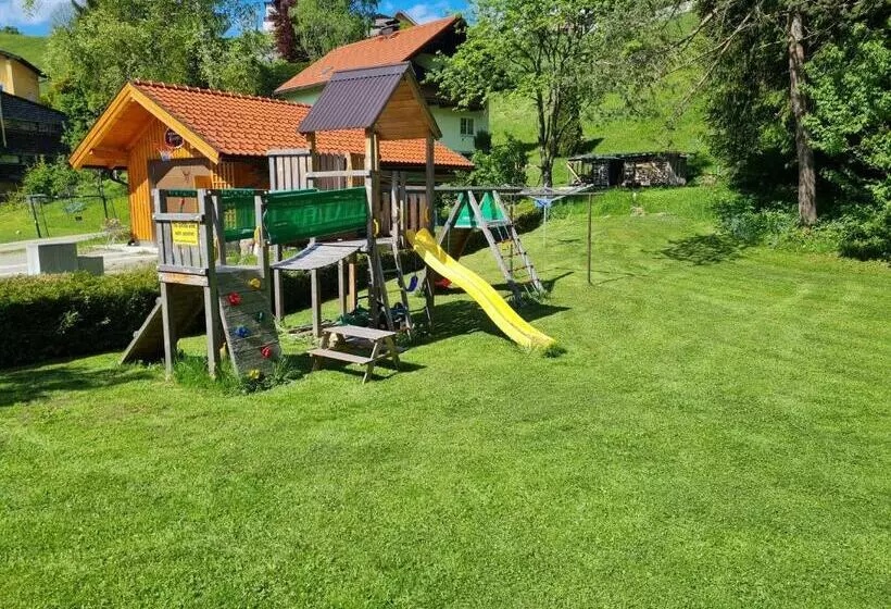 ベッドアンドブレックファースト Pension Bayrhammer