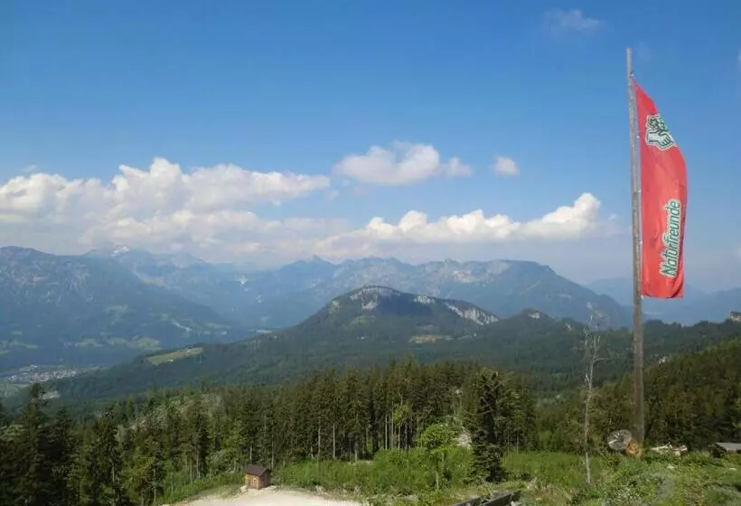 تختخواب و صبحانه Pension Leprich