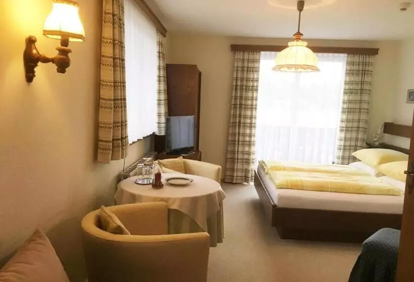 مبيت وإفطار Pension Schlömmer