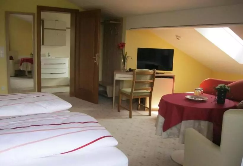 مبيت وإفطار Pension Schlömmer