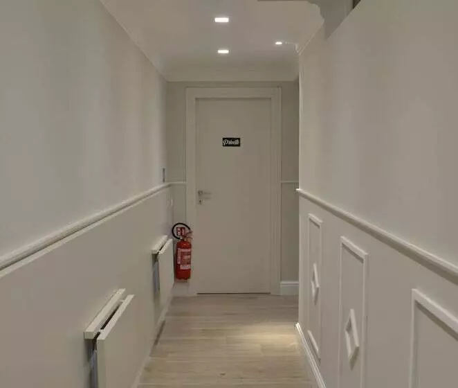 هتل At Your Place