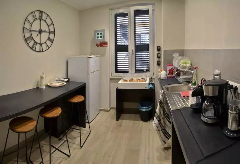 هتل At Your Place