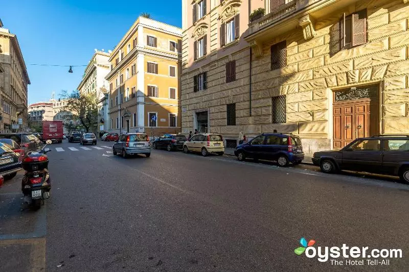 هتل At Your Place