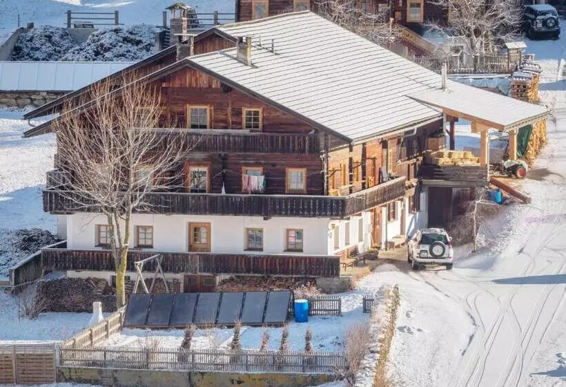 Hotelli Bauernhof Untergrafer