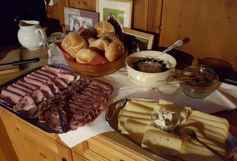 ホテル Bauernhof Untergrafer