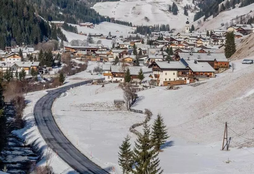 Hotelli Bauernhof Untergrafer
