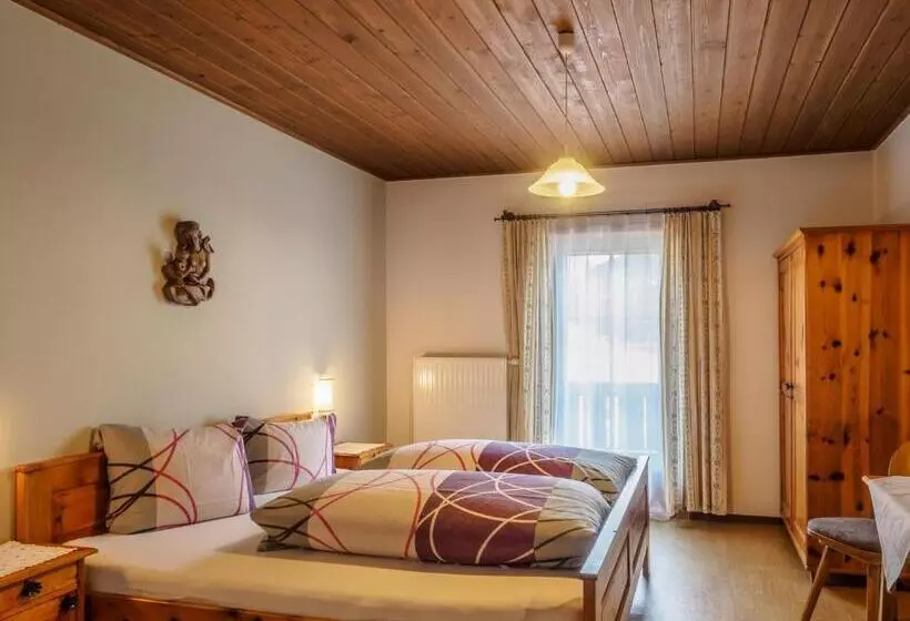Hotelli Bauernhof Untergrafer