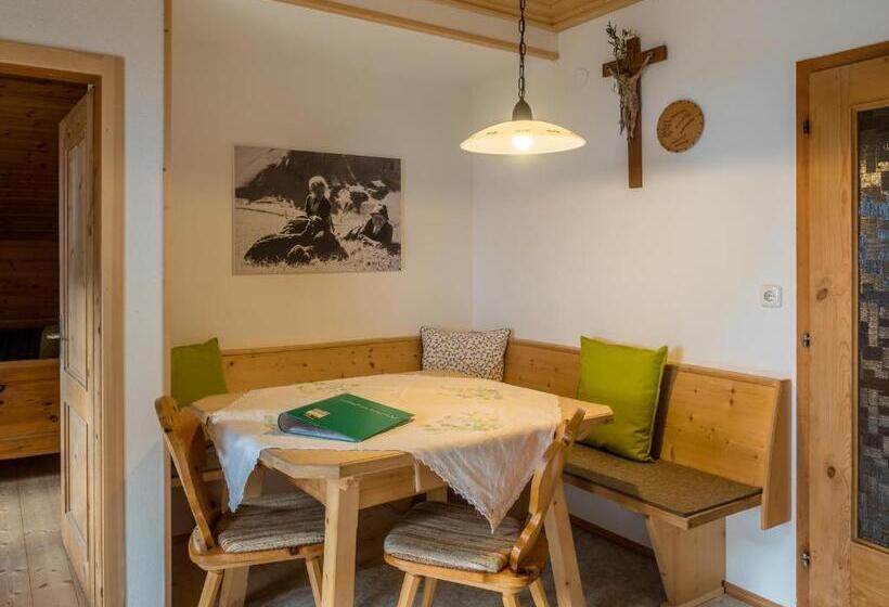 ホテル Bauernhof Untergrafer