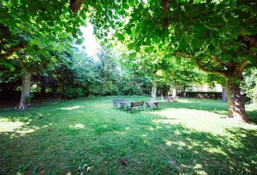 هتل Carinthia Velden