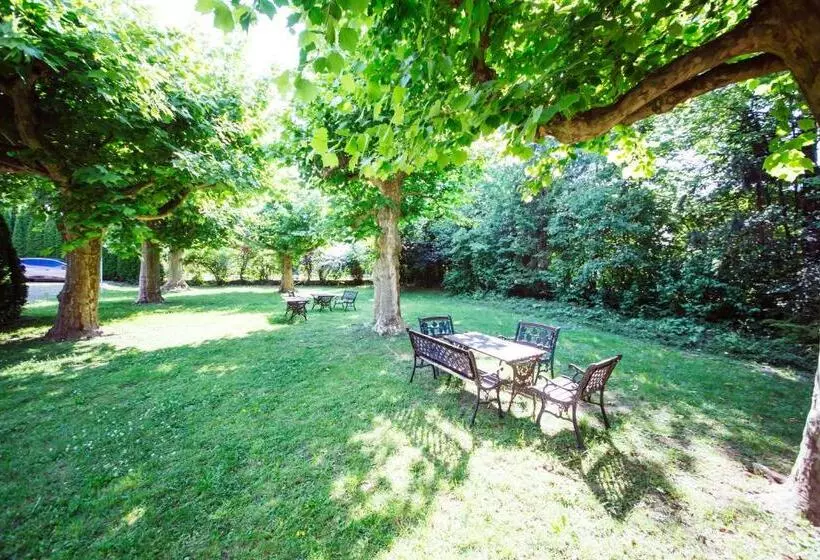 هتل Carinthia Velden