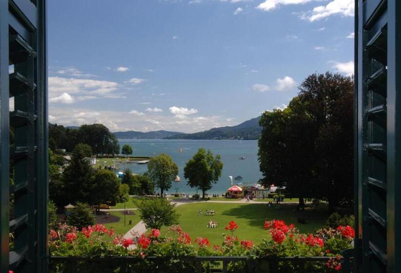 Hotelli Carinthia Velden