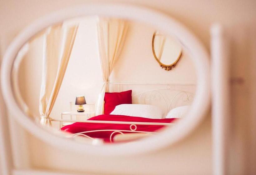 Hotelli Carinthia Velden