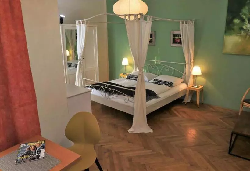 هتل Carinthia Velden