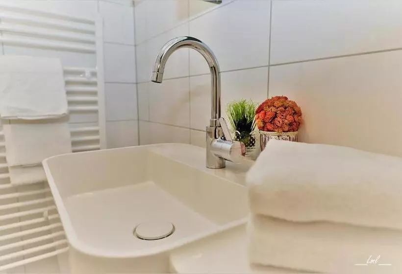 هتل Carinthia Velden