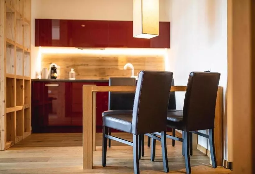 Отель Der Heinrichshof