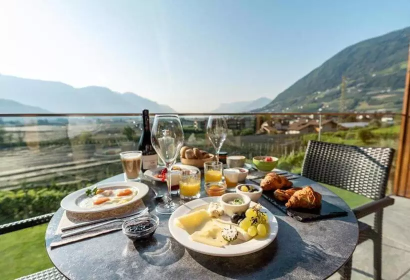 Отель Der Heinrichshof