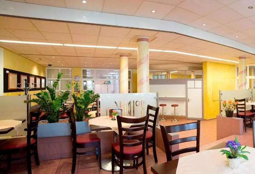 ホテル Kolpinghaus Innsbruck