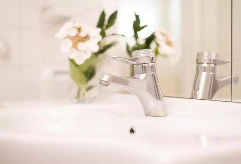 ホテル Liebeteggerklagenfurt