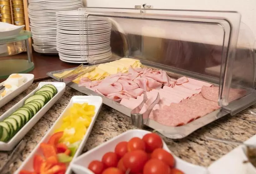 ホテル Liebeteggerklagenfurt