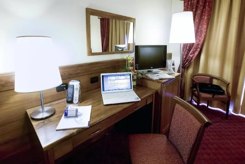 Hotel Master