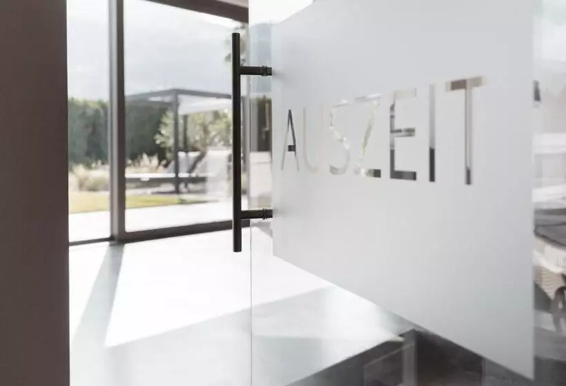 فندق Tiefenbrunn Gardensuites & Breakfast