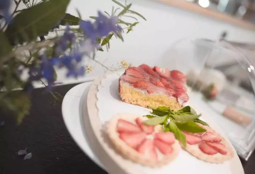 فندق Tiefenbrunn Gardensuites & Breakfast