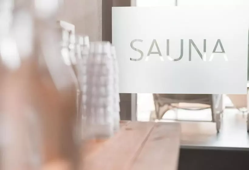 فندق Tiefenbrunn Gardensuites & Breakfast