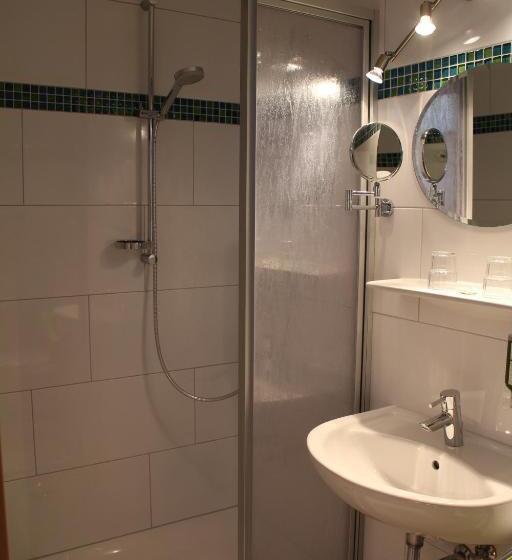 펜션 Gasthof Hametner Mit Innviertlerhof Mit Direktem Zugang Zur Therme Mediterrana Durch Unseren Garten!