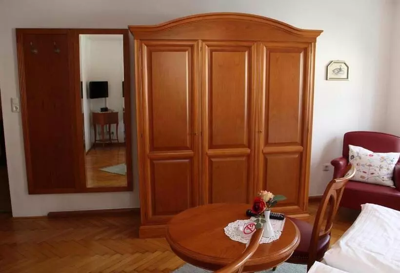 Пансион Gasthof Hametner Mit Innviertlerhof Mit Direktem Zugang Zur Therme Mediterrana Durch Unseren Garten!