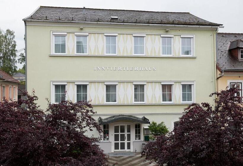 펜션 Gasthof Hametner Mit Innviertlerhof Mit Direktem Zugang Zur Therme Mediterrana Durch Unseren Garten!