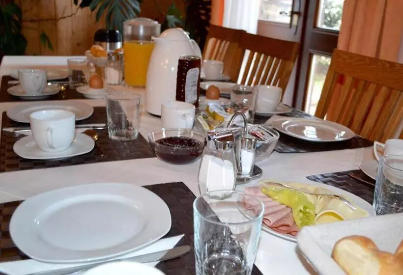 ペンション Gästehaus Pfisterer