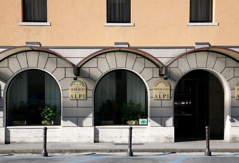 هتل Albergo Delle Alpi
