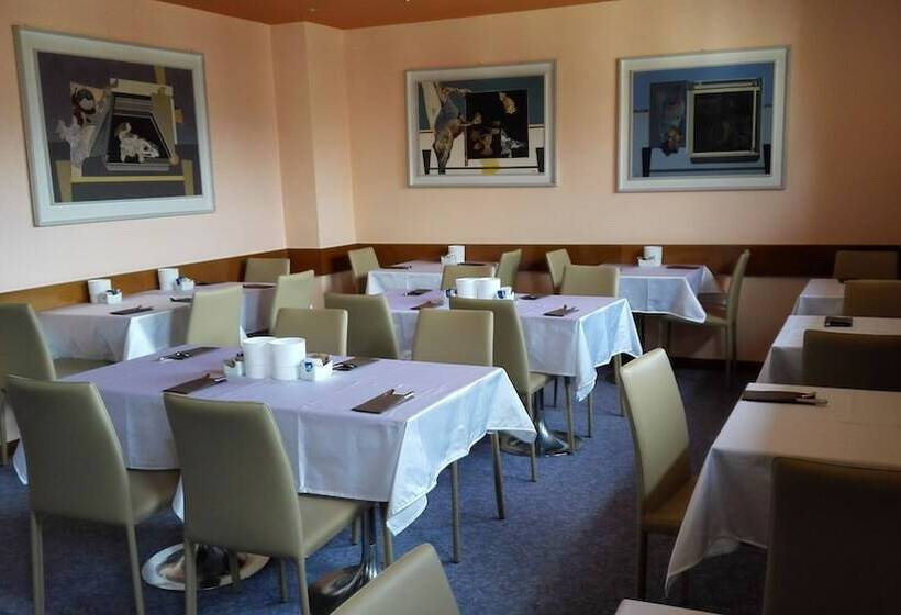 هتل Albergo Delle Alpi