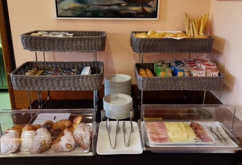 هتل Albergo Delle Alpi